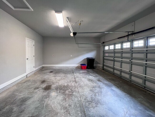 Building Photo - 3BR/2BA Home in Strawberry Fields