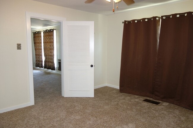 Building Photo - ? Charming Country Home Available November! ?