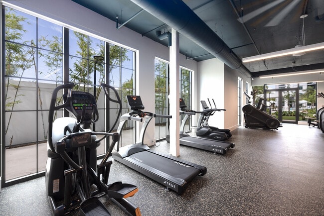 Building Photo - 101 S E St