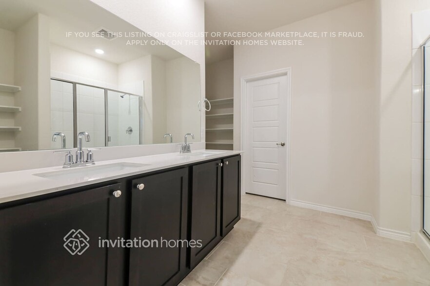 Building Photo - 7417 Alfriston Pl