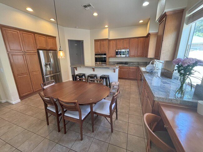 Building Photo - Sprawling Home Near UNR - One Level Living with 4 Beds - 3 Baths - 3 Car Garage