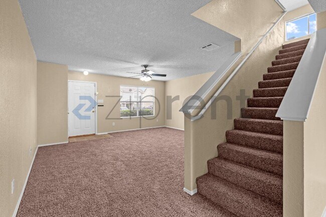 Building Photo - 1836 Vineridge Ln