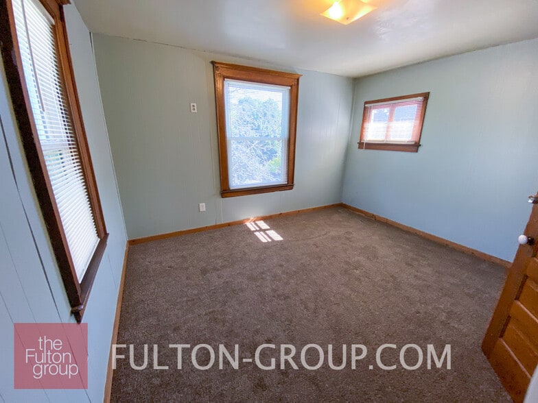 Building Photo - 714 Veto St NW