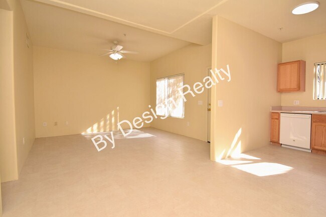 Building Photo - Newly Updated 3 Bed 2 Bath Townhome in Gated Central Tucson Community with Mountain Views