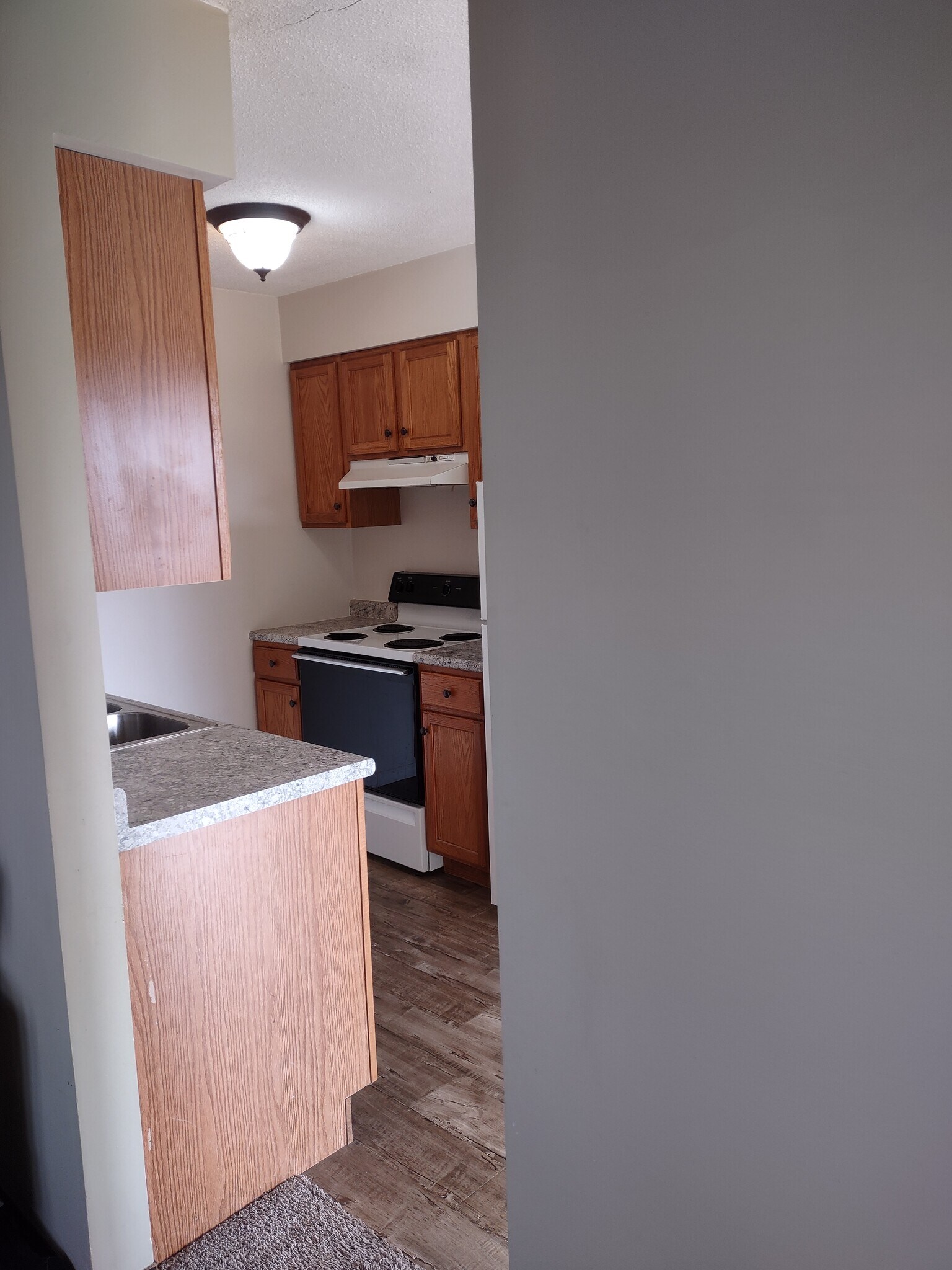 Building Photo - 432 Southampton Dr