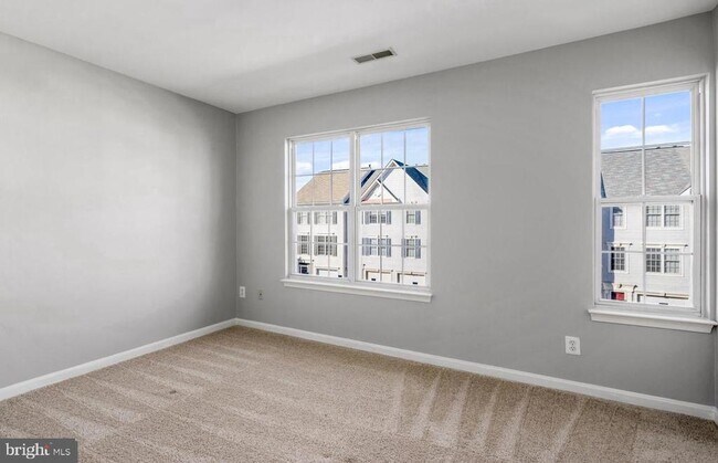 Building Photo - 45461 Bluemont Junction Square