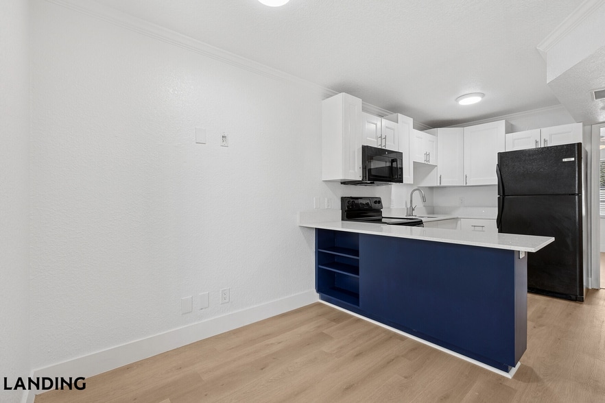 Building Photo - 6822 S Shamrock Rd