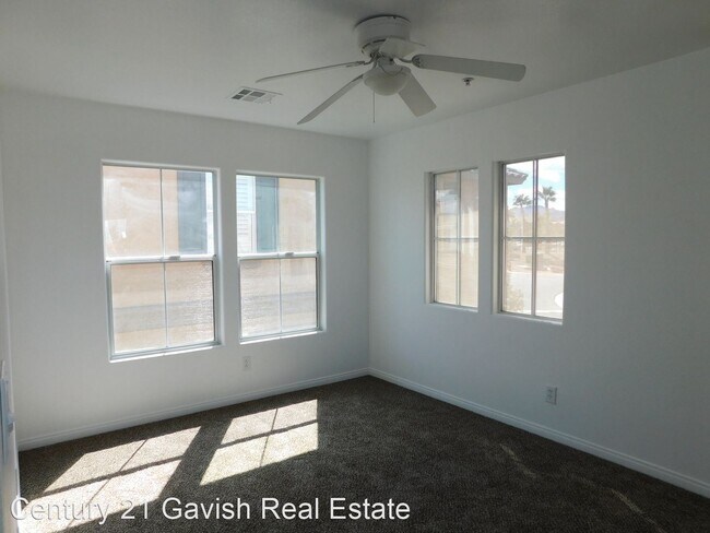 Building Photo - 3 br, 2.5 bath House - 1098 Paradise Resor...