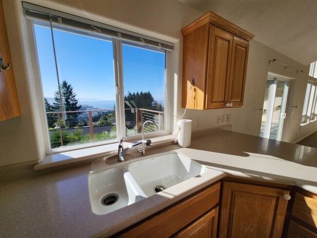 Building Photo - 97671 Marina Heights Loop