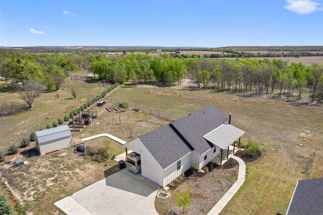 Building Photo - 200 Co Rd 246