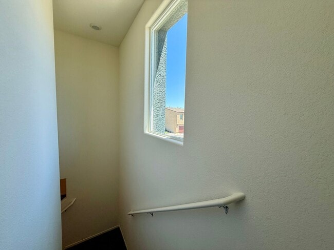 Building Photo - BRAND NEW 3 BED 2.5 BATH 2 CAR GARAGE TOWN...