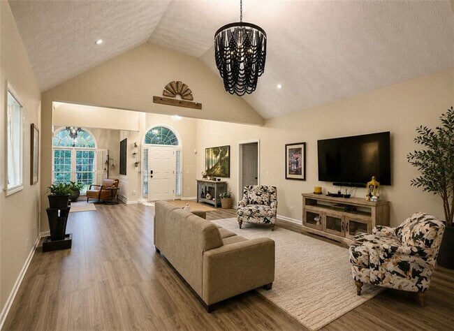 Building Photo - 463 Valleyside Dr
