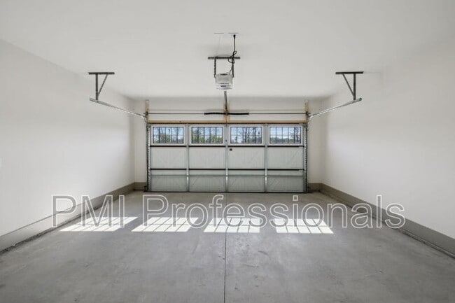 Building Photo - 3407 John Richards Dr