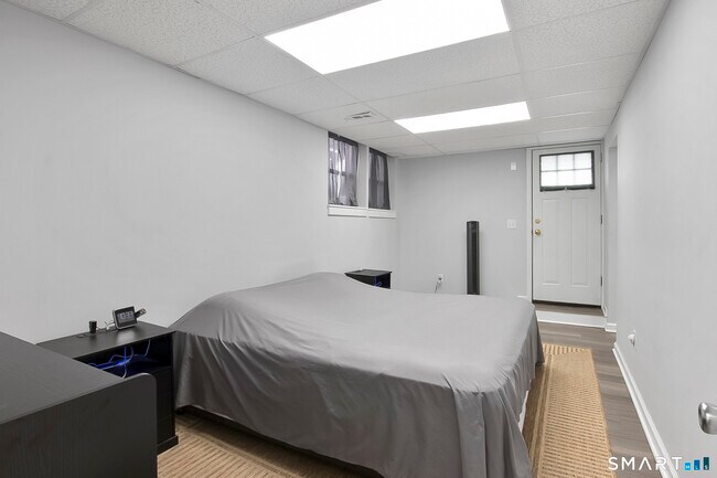 Building Photo - 104 East Ave