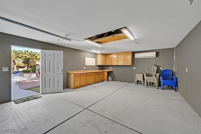 Building Photo - 7221 Sandy Plains Ave