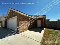 Building Photo - Four bed, Four bath Near TTU