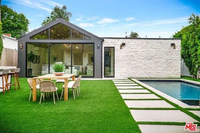 Building Photo - 15602 Morrison St