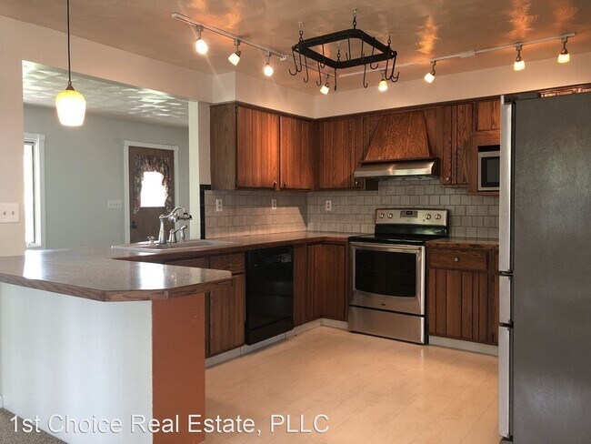 Building Photo - 2 br, 1 bath House - 10601 Riverside Drive