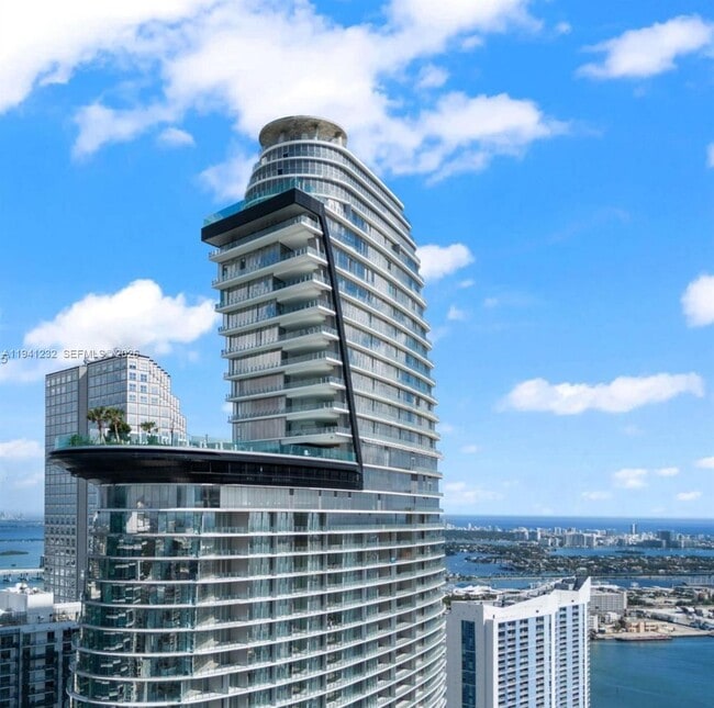 Building Photo - 300 Biscayne Blvd Way