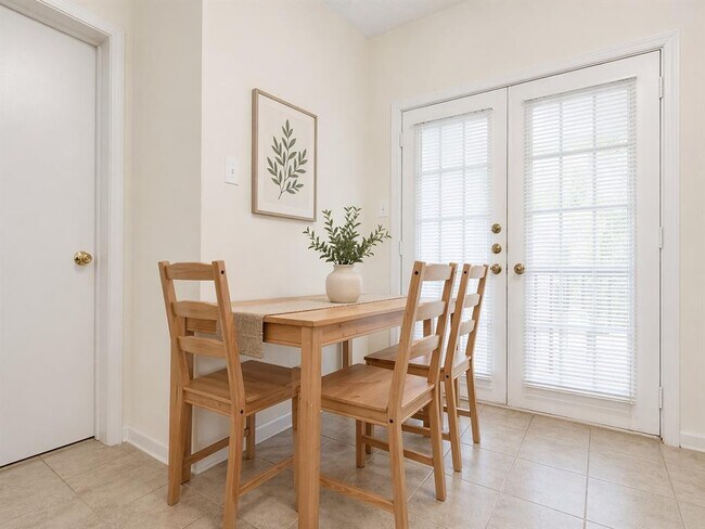 Building Photo - 2216 San Gabriel St