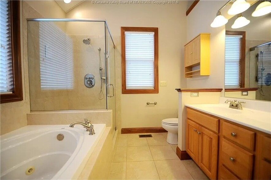 Building Photo - 49 Wills Dr