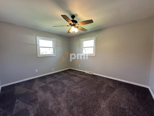 Building Photo - 3010-3012 Willowcreek Rd