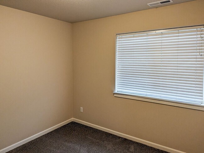 Building Photo - 3607-3617 Colton Ln NE