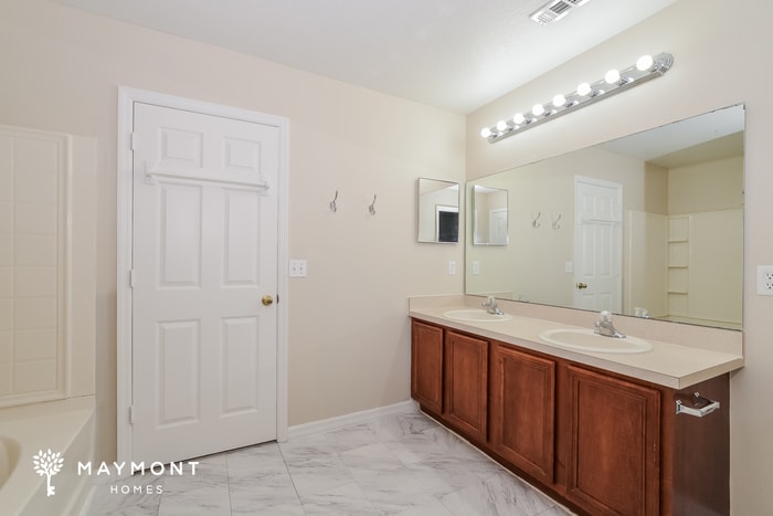 Building Photo - 139 Bristol Forest Trail