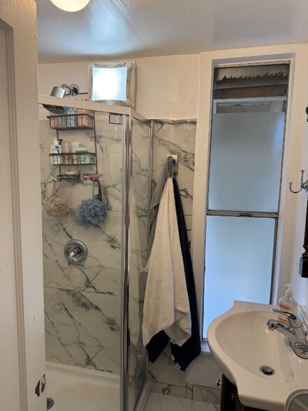 Building Photo - 2531 Ridge Rd