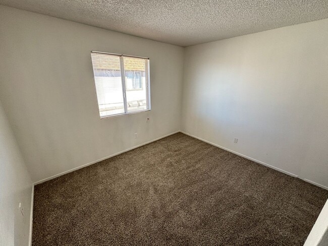 Building Photo - 147 Westminster Way