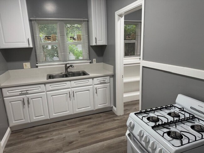 Building Photo - 714 Lime Ave