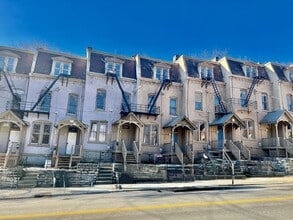 Building Photo - 2271 Vine St
