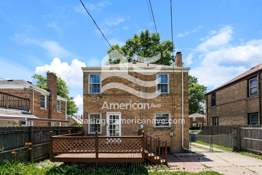 Building Photo - 2408 Webster St