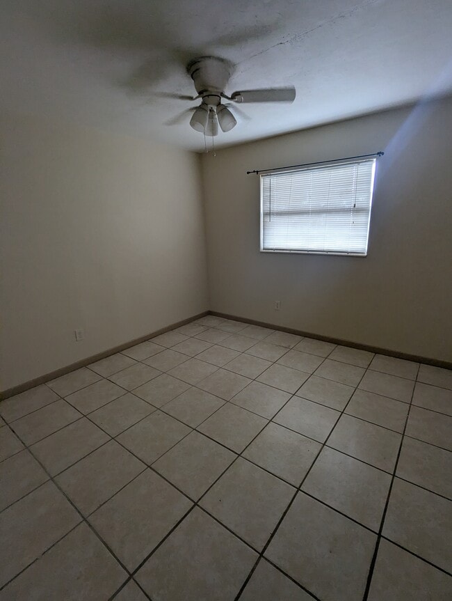 Building Photo - 1062 Orienta Ave