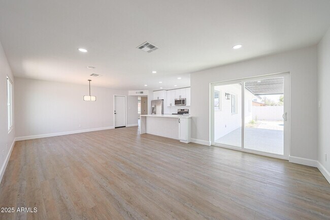 Building Photo - 11202 N 43rd Dr