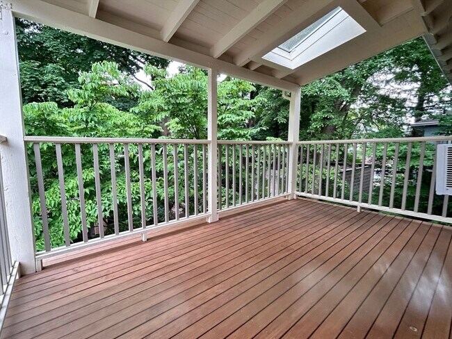 Building Photo - 82 Stearns Rd