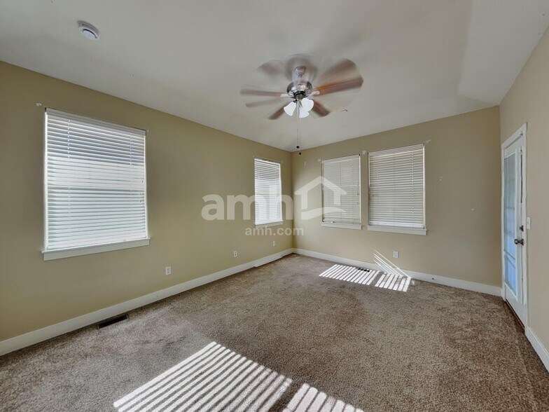 Building Photo - 21507 E Smoky Hill Rd