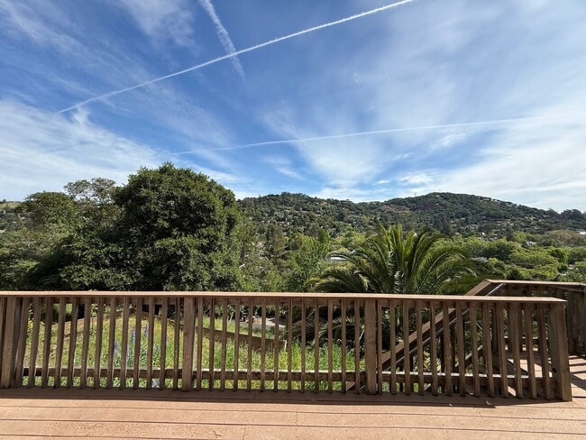 Building Photo - 55-57 Bayo Vista Way