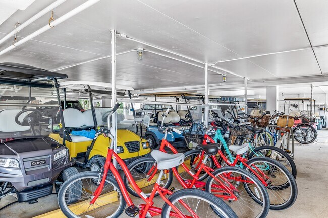 Building Photo - 970 Palm Ave