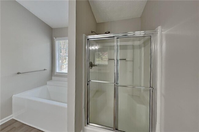 Building Photo - 2070 Charleston Oak Cir