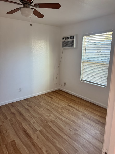 Building Photo - 1161 Acacia Ave