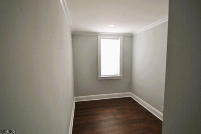 Building Photo - 56 Hobart Pl