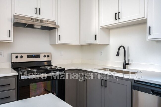 Building Photo - 12094 SE Market St