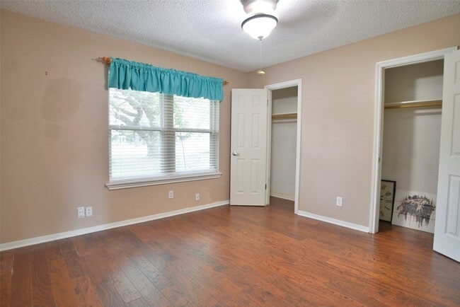 Building Photo - 3009 Rose Ln