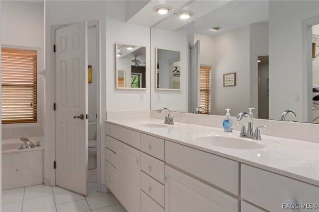 Building Photo - 2971 W Plantation Pines Ct