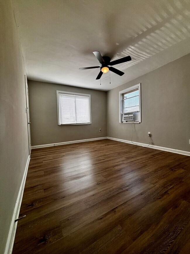 Building Photo - Newly Renovated 2 bedroom in Fairborn! Close to Wright Patt and I-675