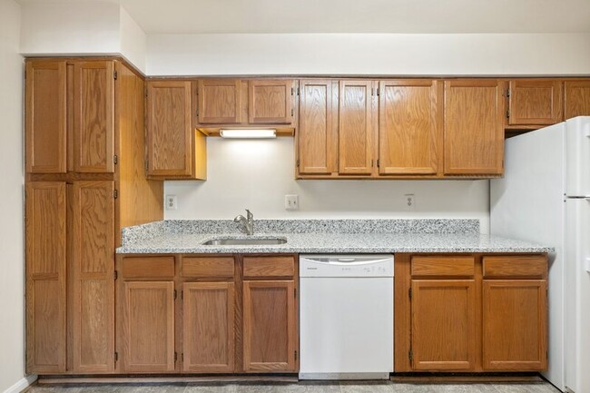 Building Photo - 7511 Belle Grae Dr