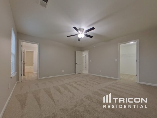 Building Photo - 909 Northern Dancer Ln