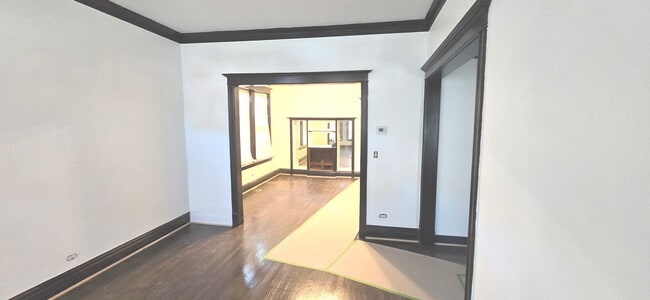 Building Photo - 6522 S Paulina St