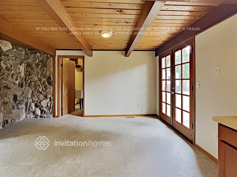 Building Photo - 2018 Tacoma Point Dr E